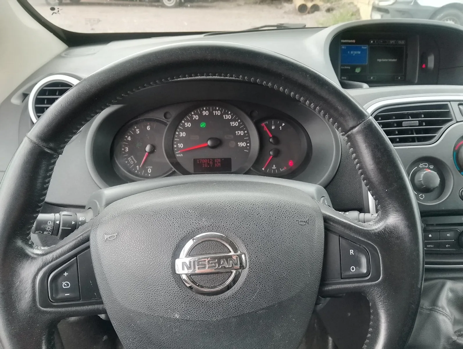 Nissan NV250 2020, bild 11 av 18