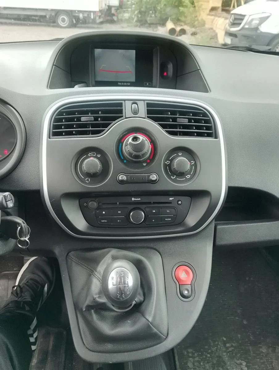 Nissan NV250 2020, bild 13 av 18