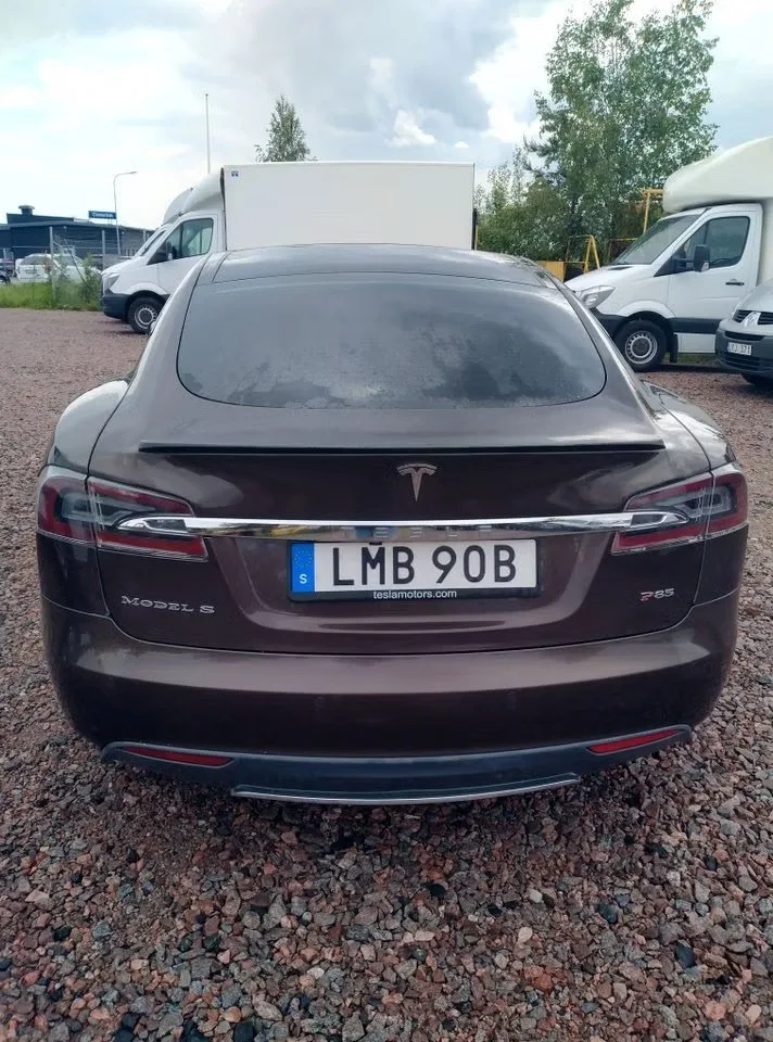 Tesla Model S 2014, bild 8 av 19