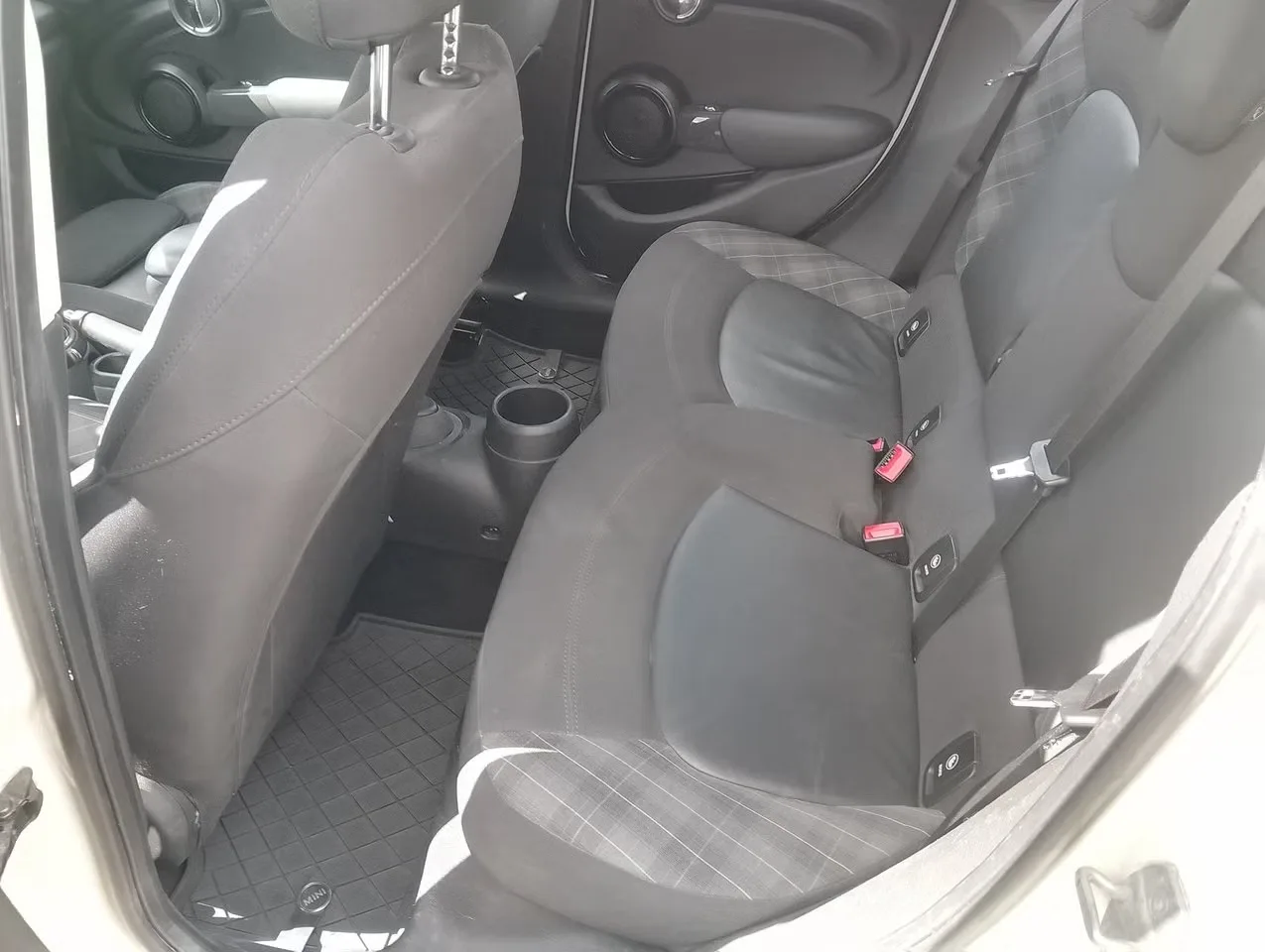 MINI Cooper 2015, bild 17 av 18