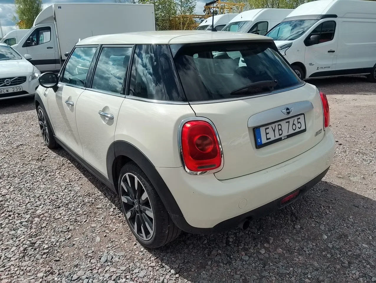 MINI Cooper 2015, bild 9 av 18