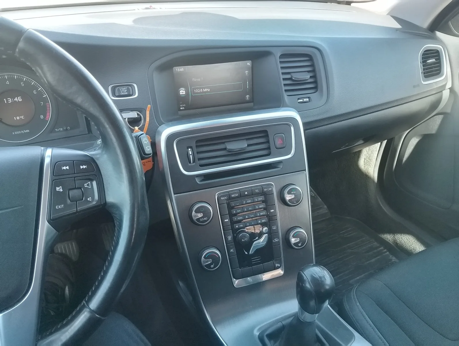 Volvo V60 2011, bild 14 av 15