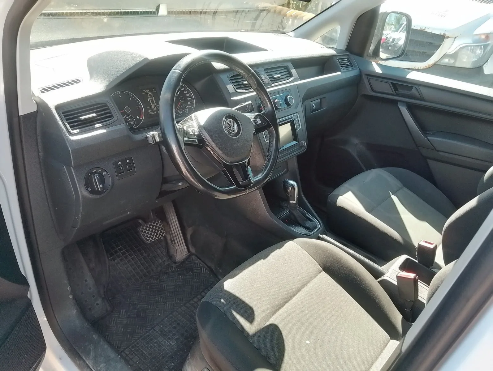 Volkswagen Caddy 2016, bild 10 av 17