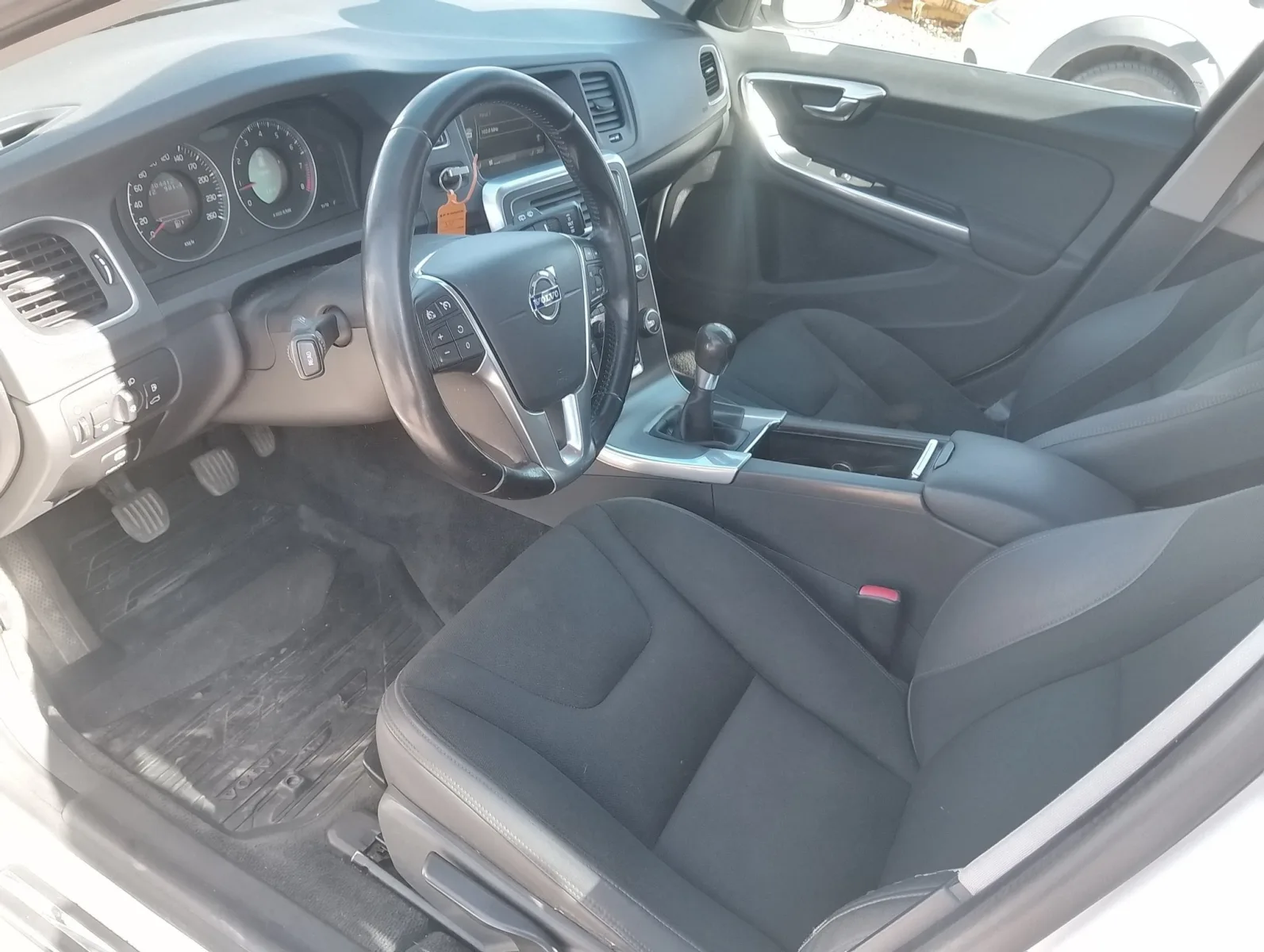 Volvo V60 2011, bild 12 av 15