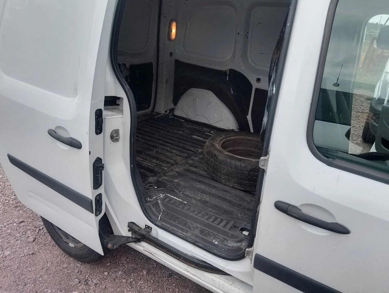 Nissan NV250 2020, bild 15 av 18