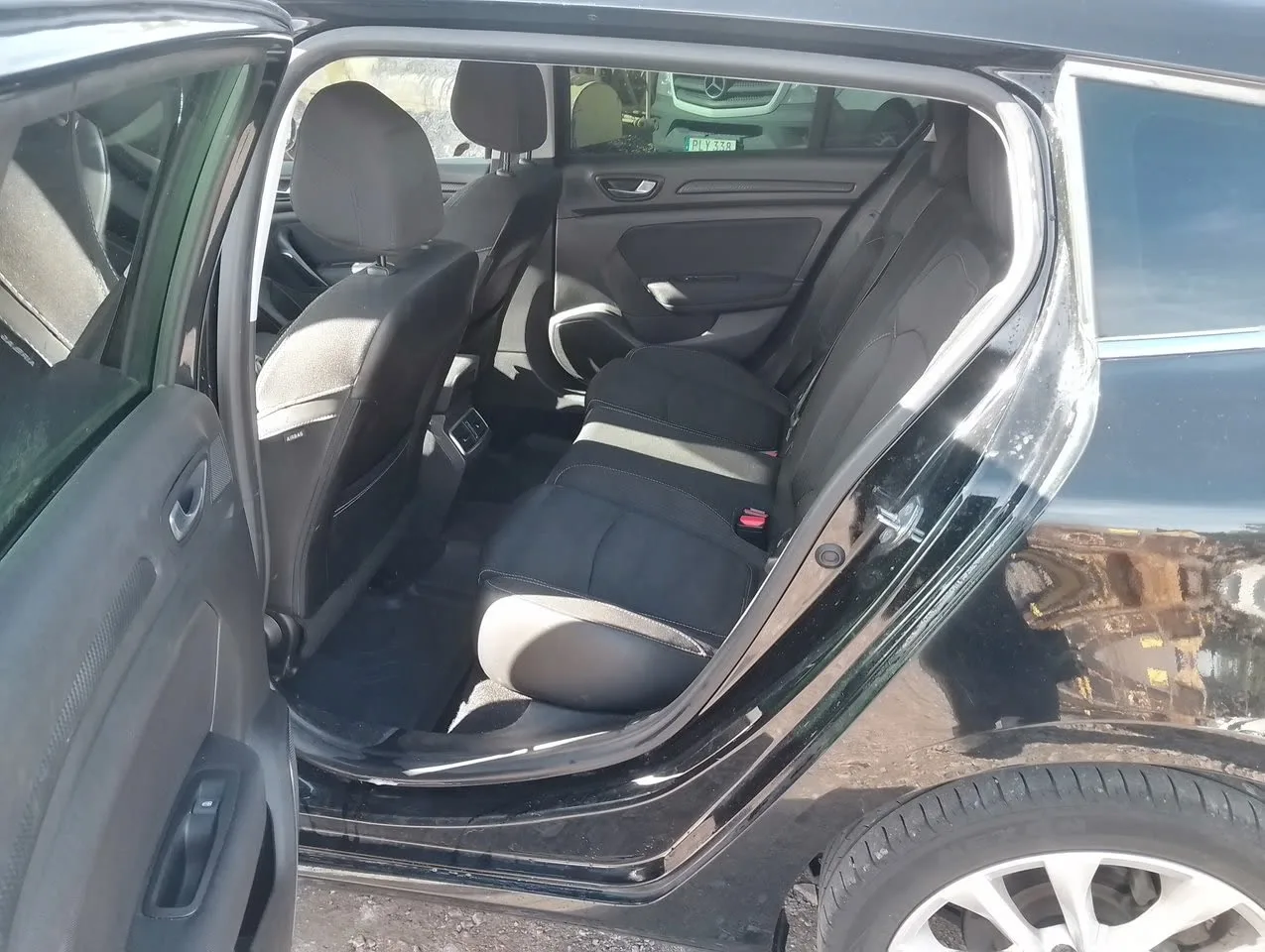 Renault Megane 2017, bild 6 av 17
