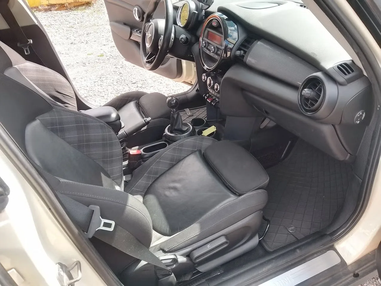 MINI Cooper 2015, bild 11 av 18