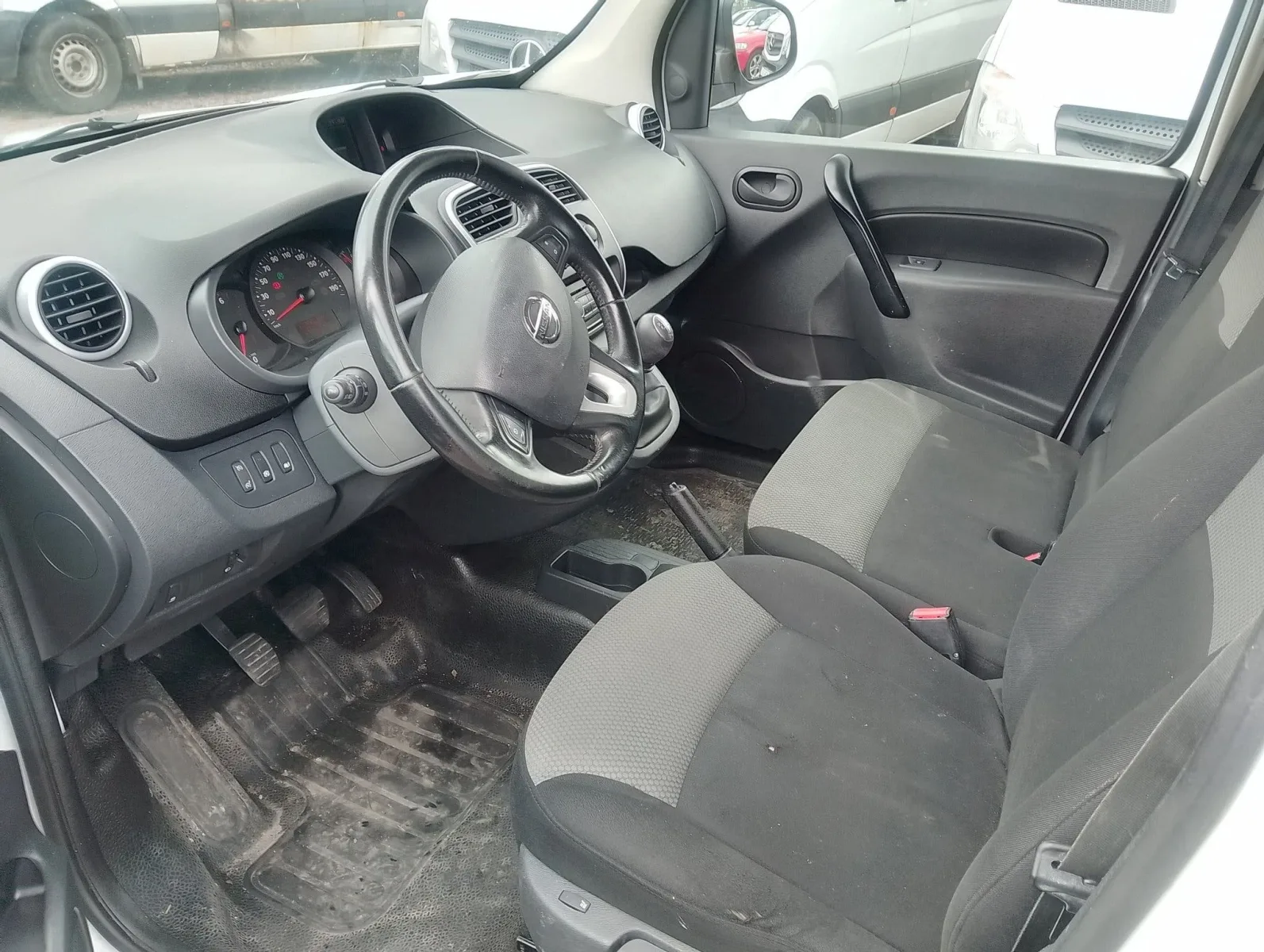 Nissan NV250 2020, bild 8 av 18