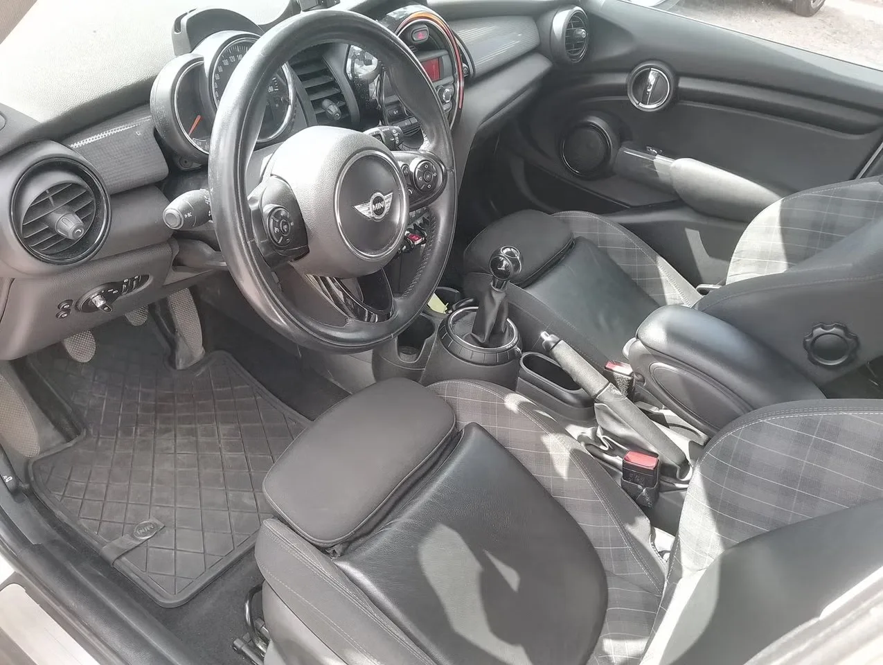 MINI Cooper 2015, bild 10 av 18